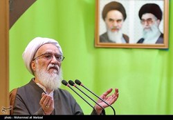 مسئولان حمایت از کالای ایرانی را از خودشان شروع کنند