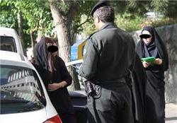 فیلم/ روایت رئیس پلیس از درگیری مامور و دختر کشف حجاب کرده‌