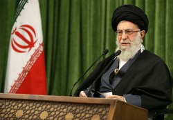 جمعی از فرماندهان و کارکنان نیروی هوایی ارتش با امام خامنه‌ای دیدار می‌کنند