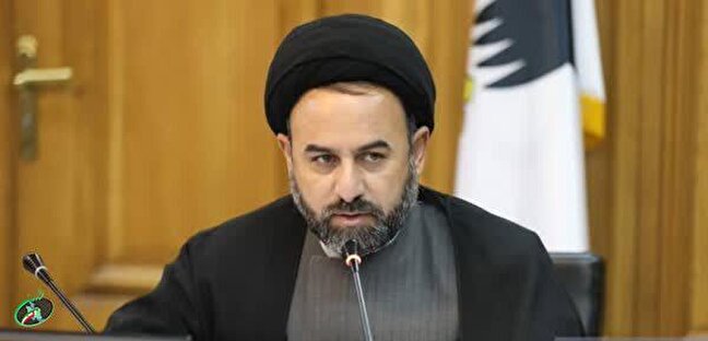 رئیس کمیته عمران شورای شهر تهران عنوان کرد: موضوع جابه‌جایی و تغییر شهردار تهران بیشتر از هر چیز، سیاسی است.