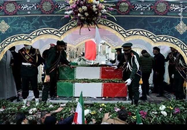 فیلم / خروش مردم تهران در مراسم تشییع پیکر شهدای جنایات اخیر صهیونیستی - آمریکایی