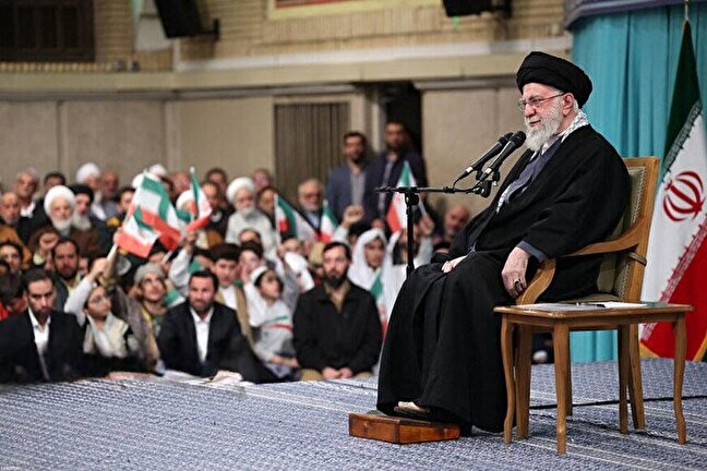 رهبر انقلاب: ما رئیس‌جمهور آمریکا را مجرم می‌دانیم