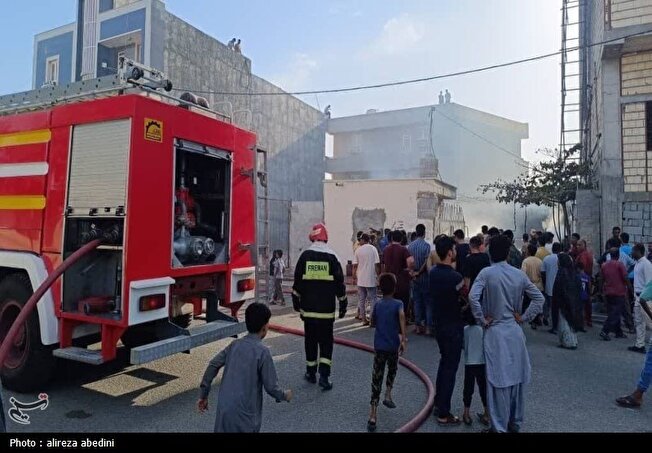 نجات ۱۳۰ نفر از آتشسوزی در هتل خیابان مفتح تهران نجات ۱۳۰ نفر از آتشسوزی در هتل خیابان مفتح تهران
