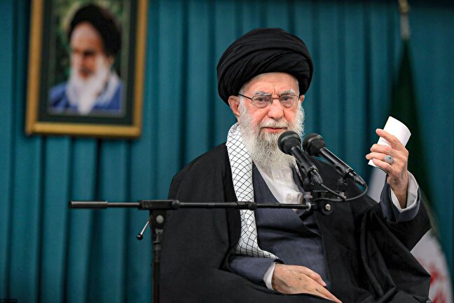 بررسی علل مخالفت آمریکا با غنی سازی ایران از دیدگاه رهبر انقلاب اسلامی