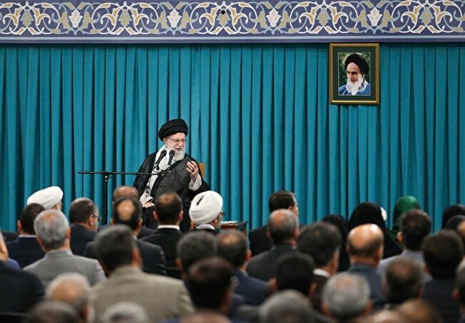 رهبر انقلاب: مراقب باشید در فهم انقلابیگری خطا صورت نگیرد رهبر انقلاب: مراقب باشید در فهم انقلابیگری خطا صورت نگیرد