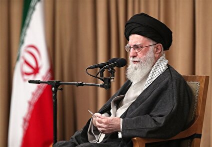 رهبر انقلاب: معیشت مردم مهمترین مسئله است/ برای انضباط بازار چاره‌اندیشی شود