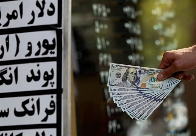 بازار طلا و ارز در سراشیبی/ دلار در کانال ۹۸ هزار، سکه در مرز ۹۱.۳ میلیون