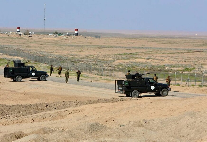 قدرت‌نمایی حشد الشعبی در مرزها؛ سد کردن راه داعش در شن‌های بیابان