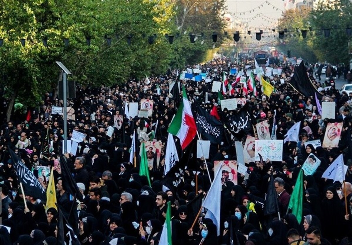 تجمع نمازگزاران و دغدغه‌مندان حوزه فرهنگ علیه اباحه‌گری و بی‌بندوباری در حجاب و عفاف/ درخواست مؤکد برای اقدام و عمل / عکس